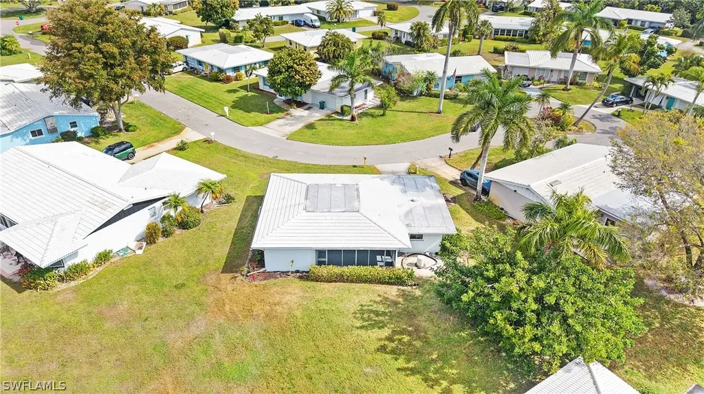 54 Hilo Court Naples FL 34112