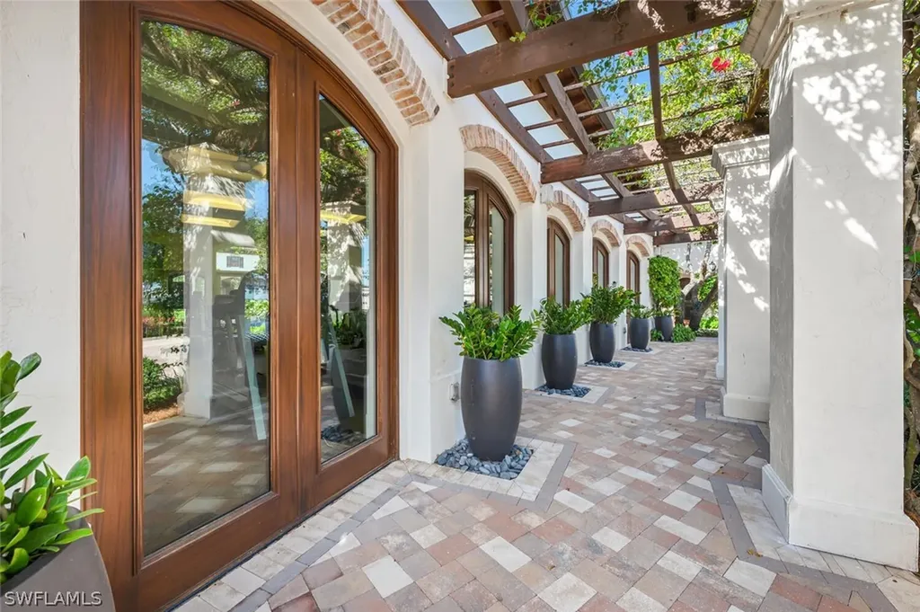 16885 Fairgrove Way Naples FL 34110
