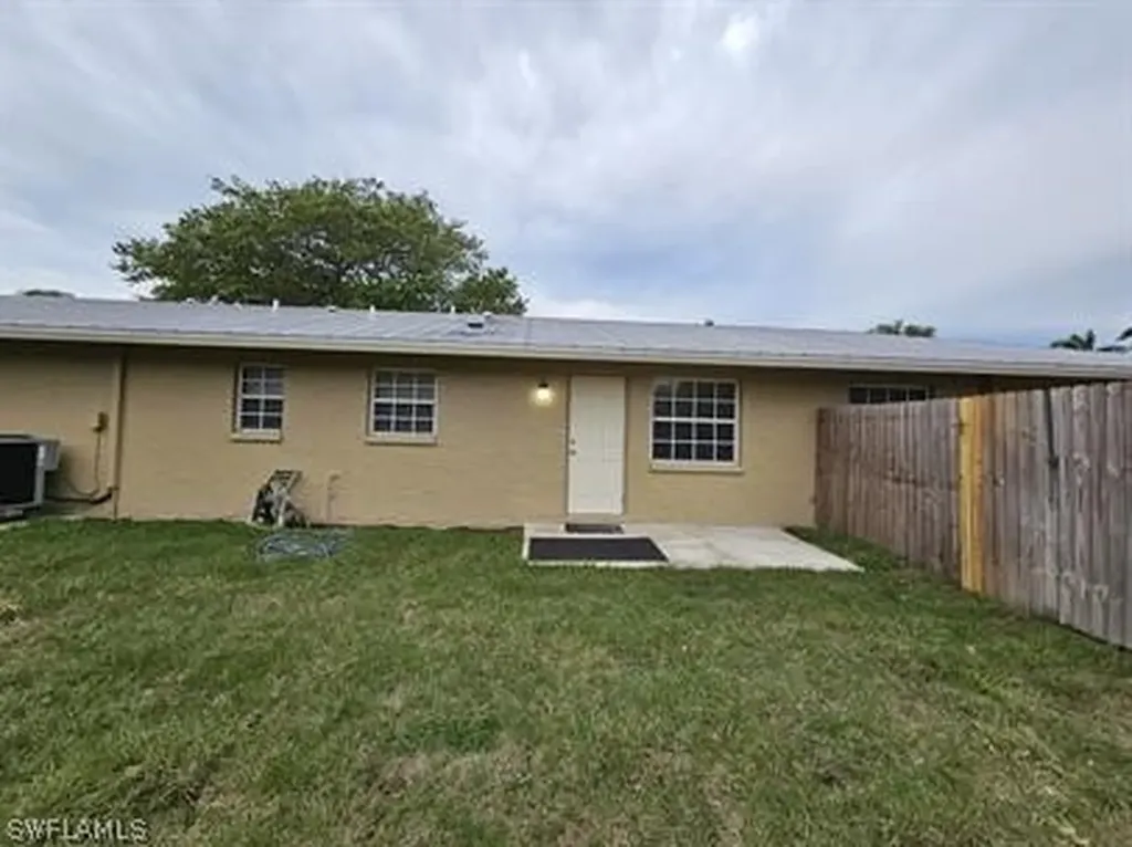 3005 Gordon Street Naples FL 34112