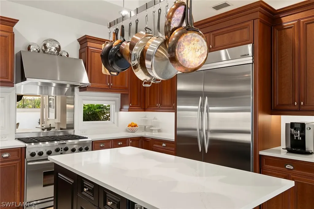 2892 Tiburon Boulevard E Naples FL 34109