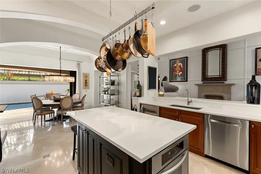 2892 Tiburon Boulevard E Naples FL 34109