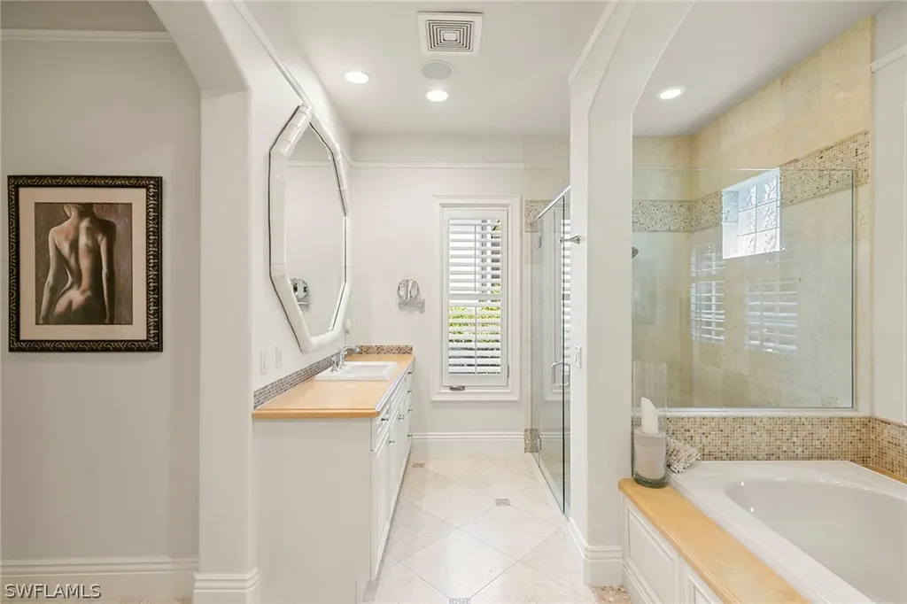 2892 Tiburon Boulevard E Naples FL 34109