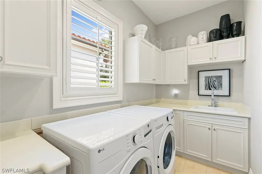 2892 Tiburon Boulevard E Naples FL 34109