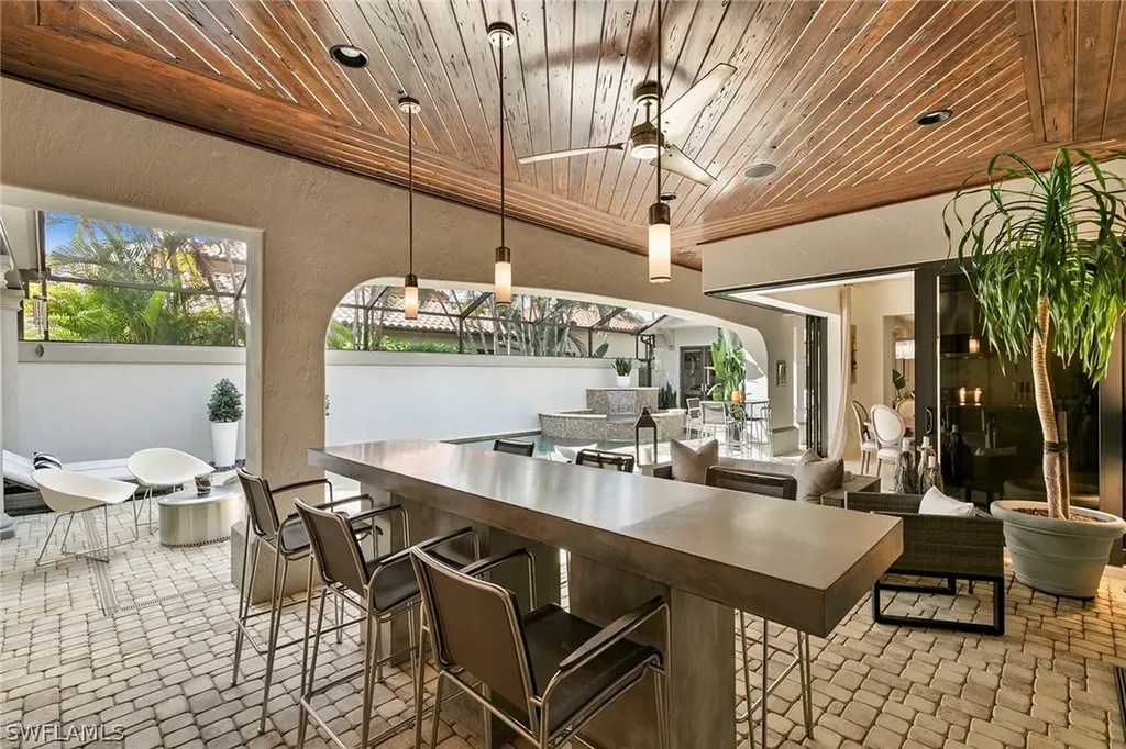 2892 Tiburon Boulevard E Naples FL 34109