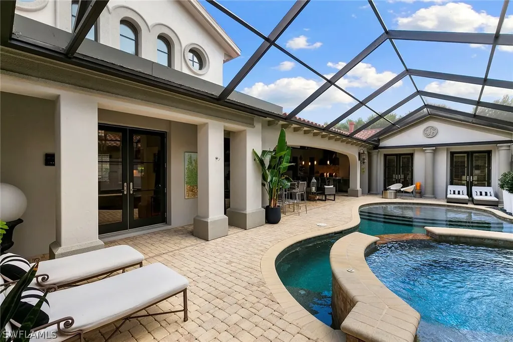 2892 Tiburon Boulevard E Naples FL 34109