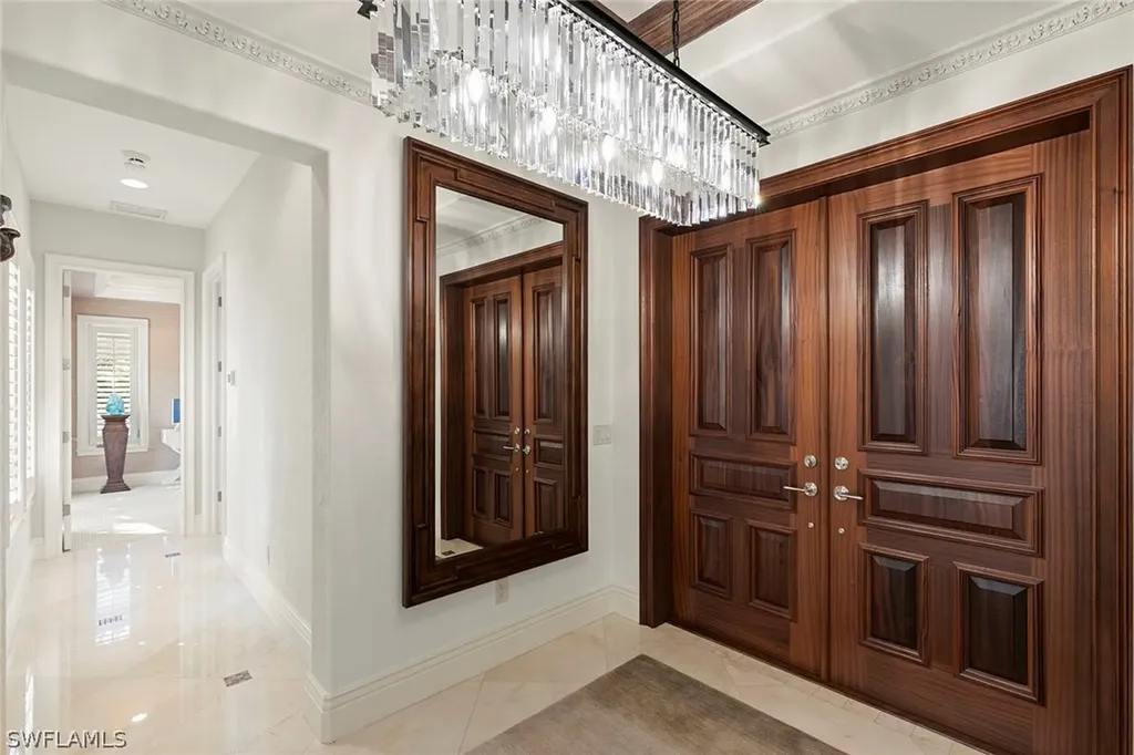 2892 Tiburon Boulevard E Naples FL 34109