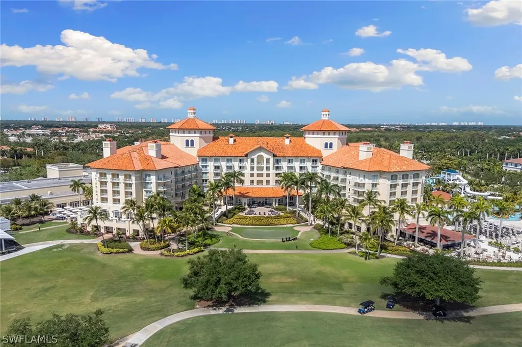 2892 Tiburon Boulevard E Naples FL 34109