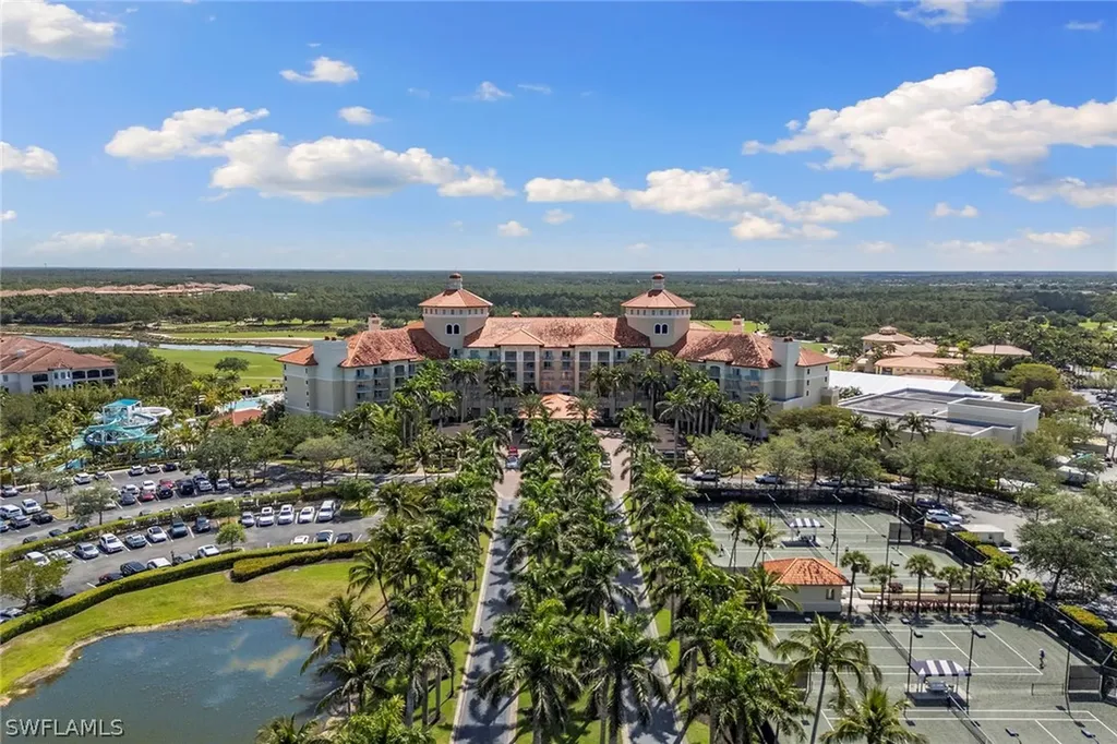 2892 Tiburon Boulevard E Naples FL 34109