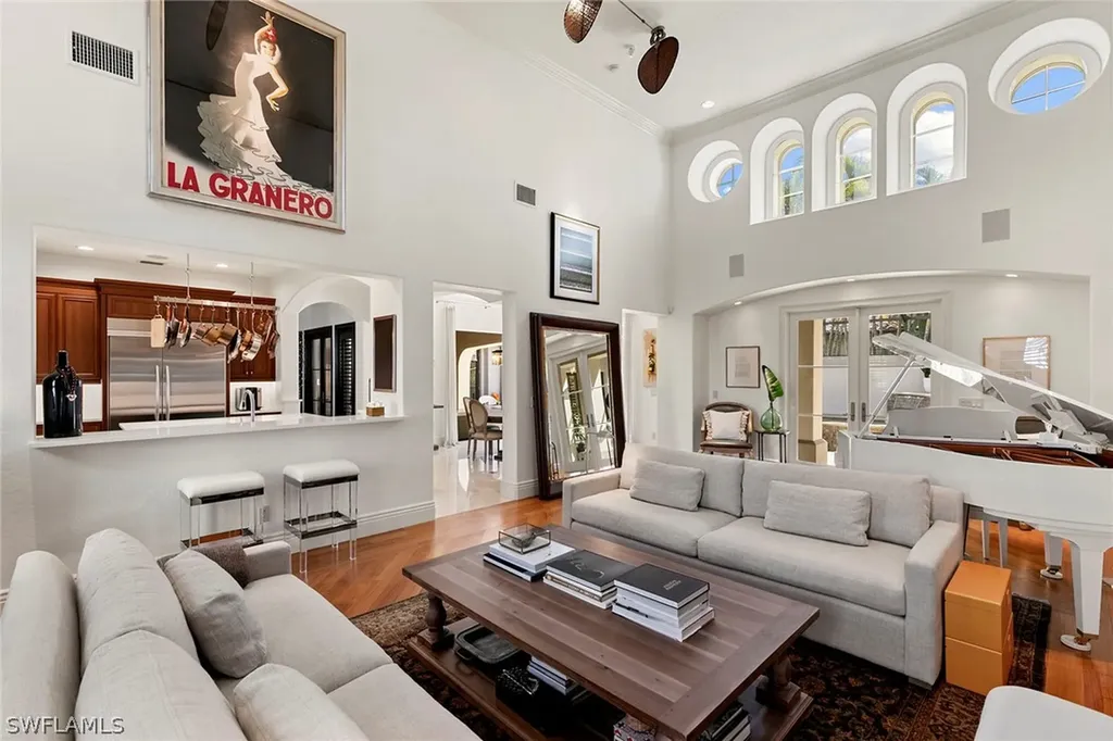 2892 Tiburon Boulevard E Naples FL 34109