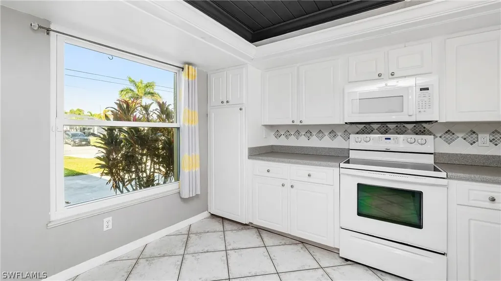 4535 SW 13th Avenue Cape Coral FL 33914