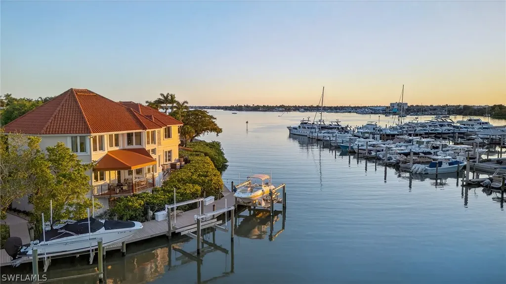 1305 Curlew Avenue Naples FL 34102