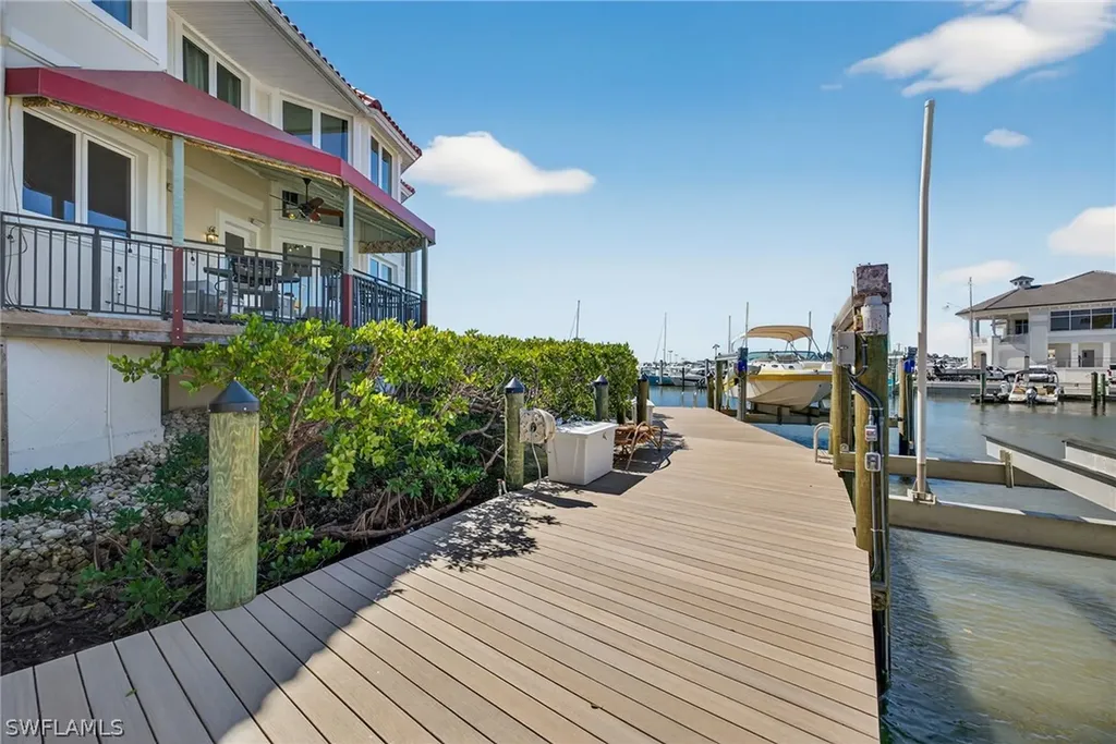 1305 Curlew Avenue Naples FL 34102