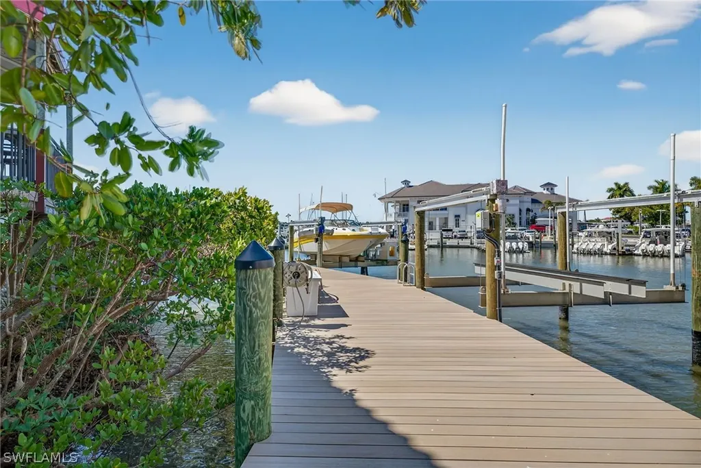 1305 Curlew Avenue Naples FL 34102