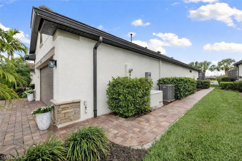 7545 Geranium Way Naples FL 34114