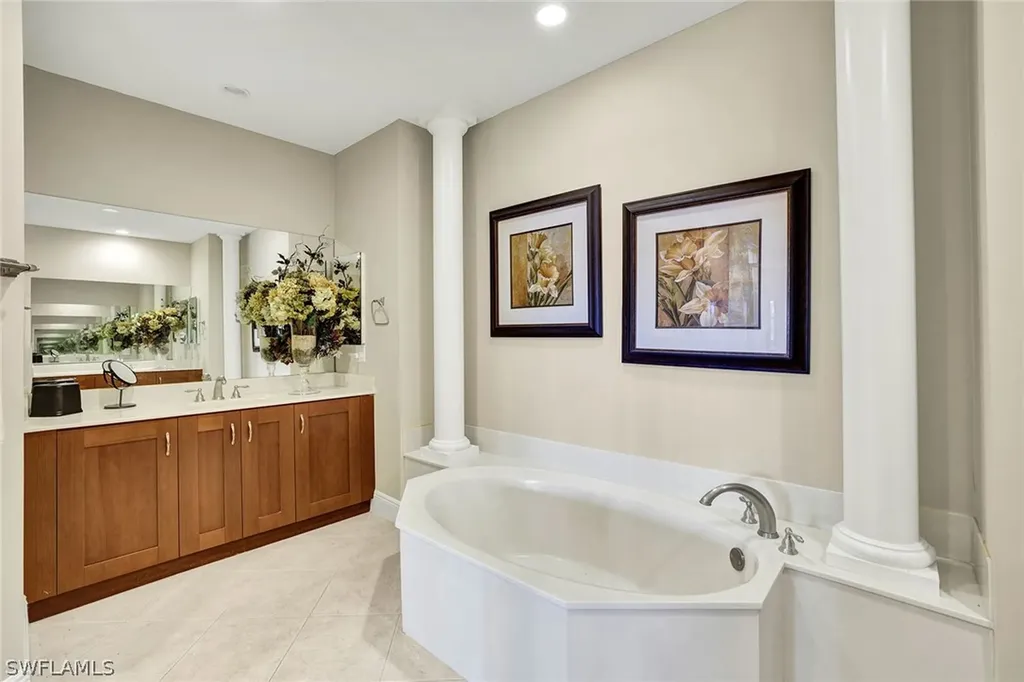 9234 Tesoro Lane Naples FL 34114