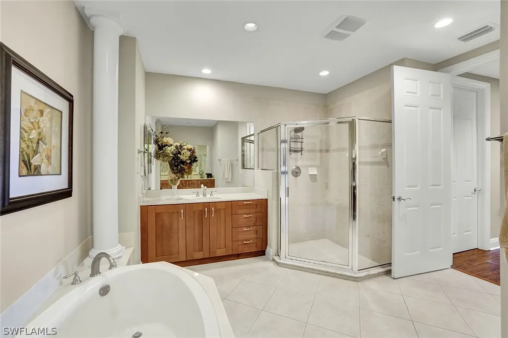 9234 Tesoro Lane Naples FL 34114