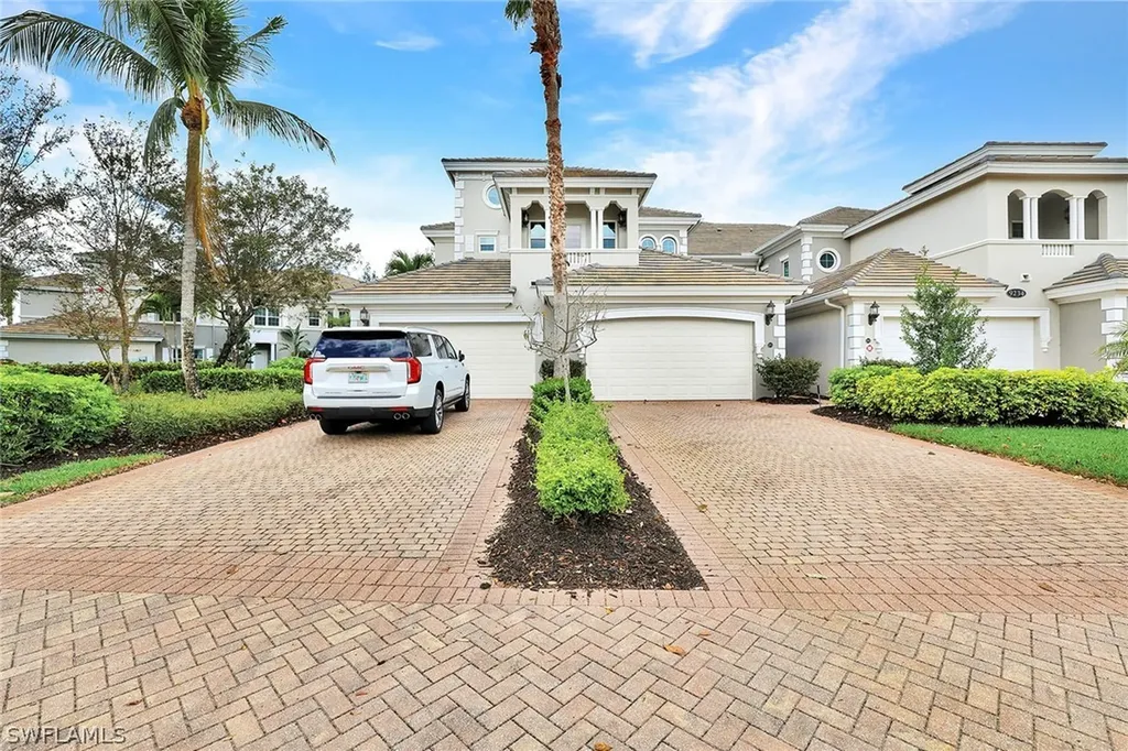 9234 Tesoro Lane Naples FL 34114