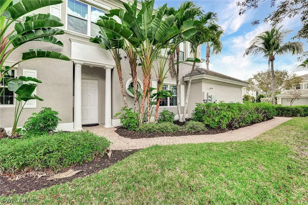 9234 Tesoro Lane Naples FL 34114