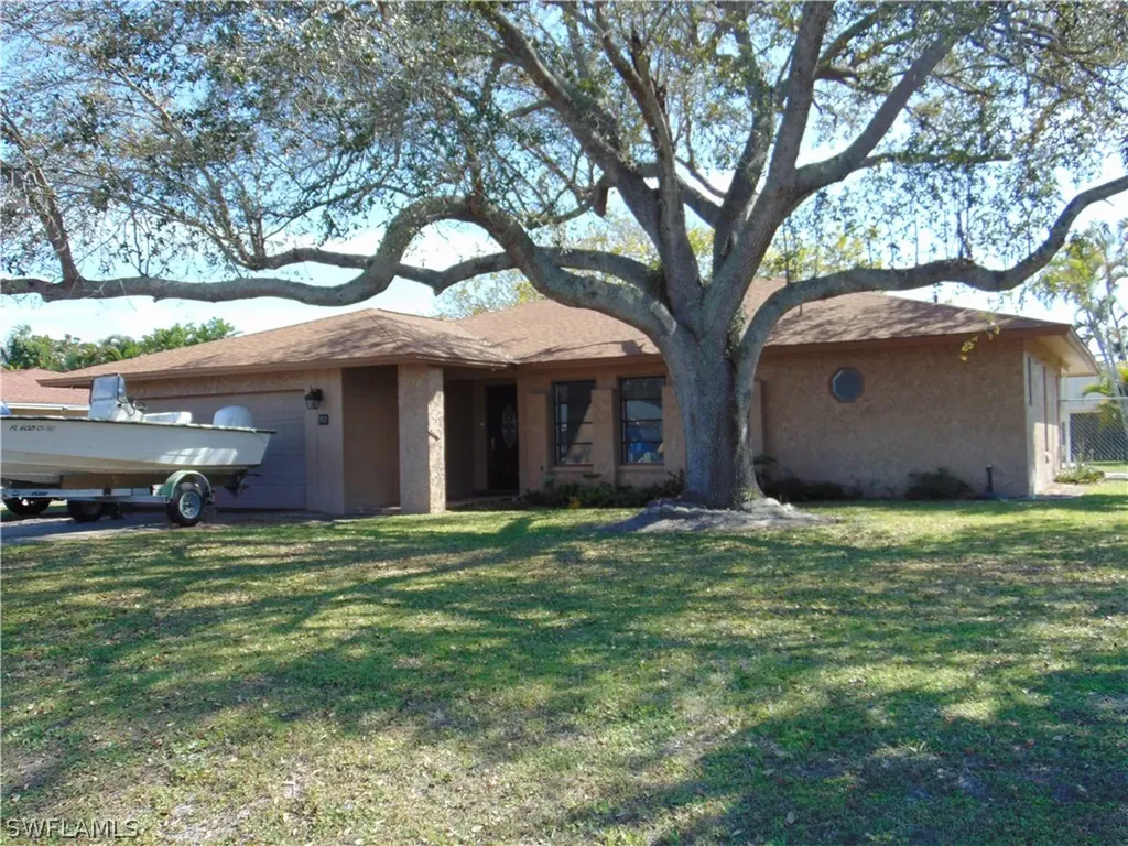 82 Johnnycake Drive Naples FL 34110