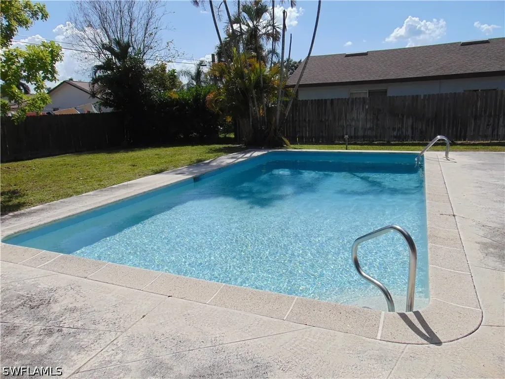 82 Johnnycake Drive Naples FL 34110
