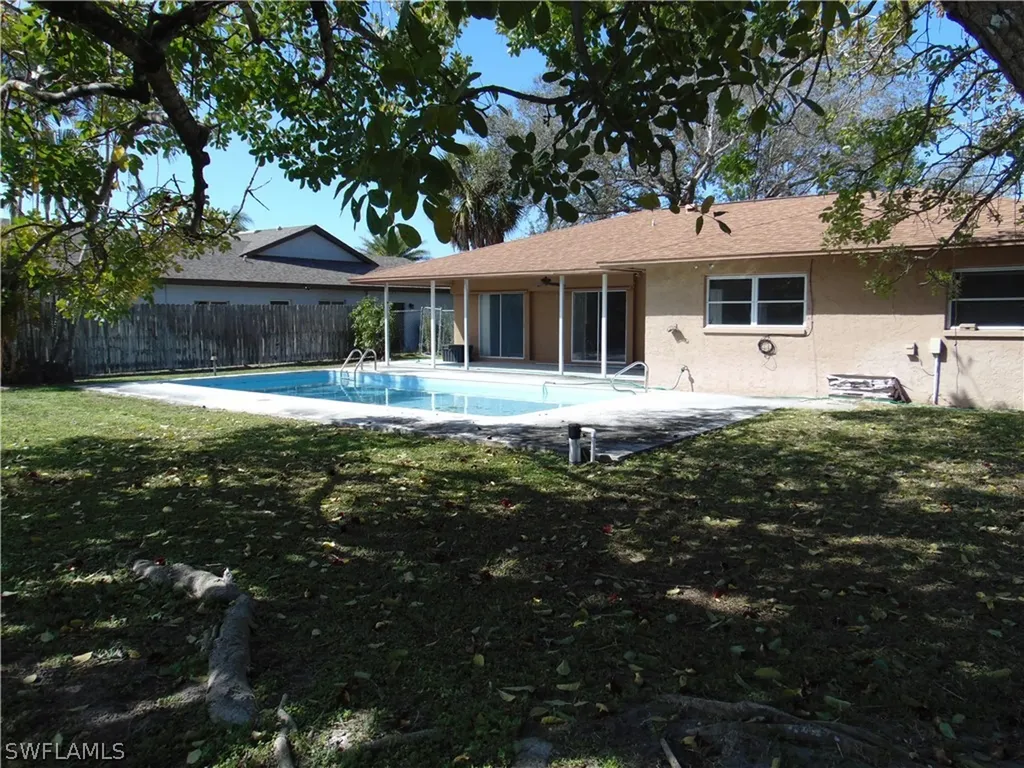 82 Johnnycake Drive Naples FL 34110