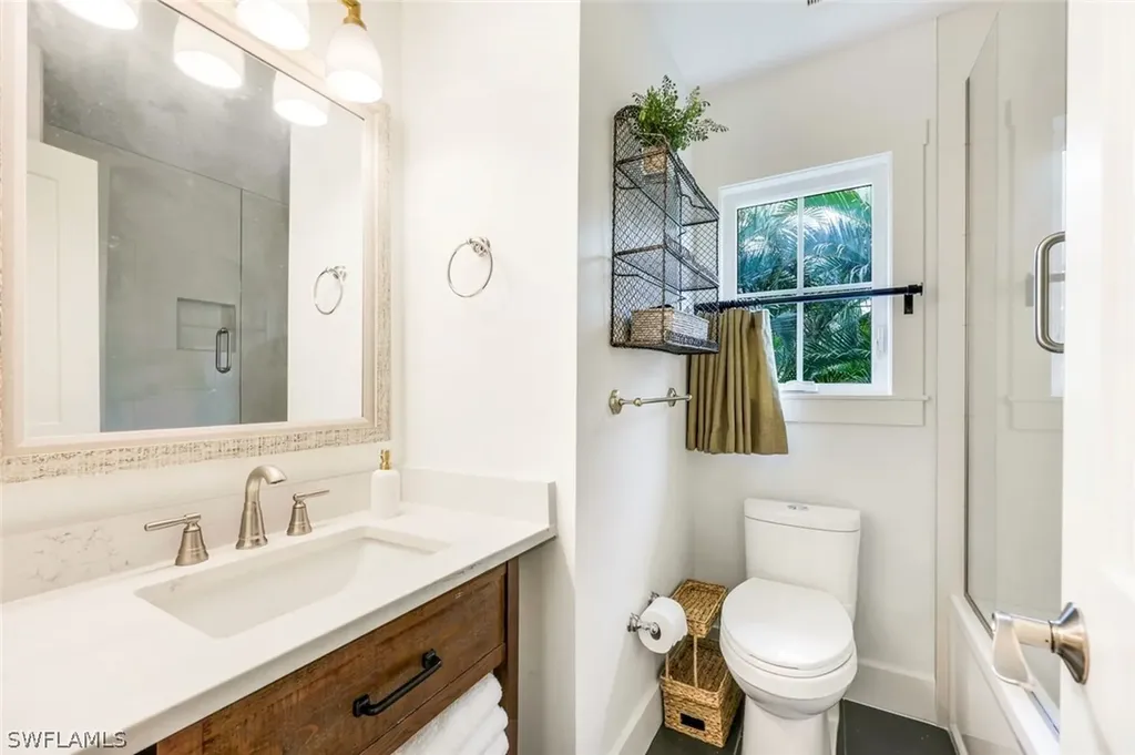 1437 Sandpiper Street Naples FL 34102
