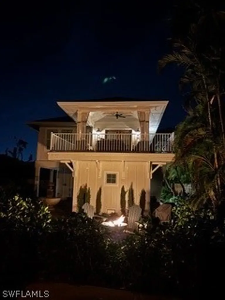 1437 Sandpiper Street Naples FL 34102