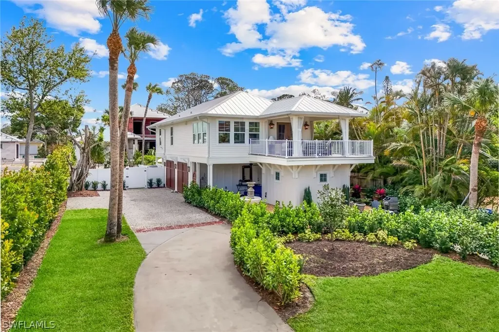 1437 Sandpiper Street Naples FL 34102