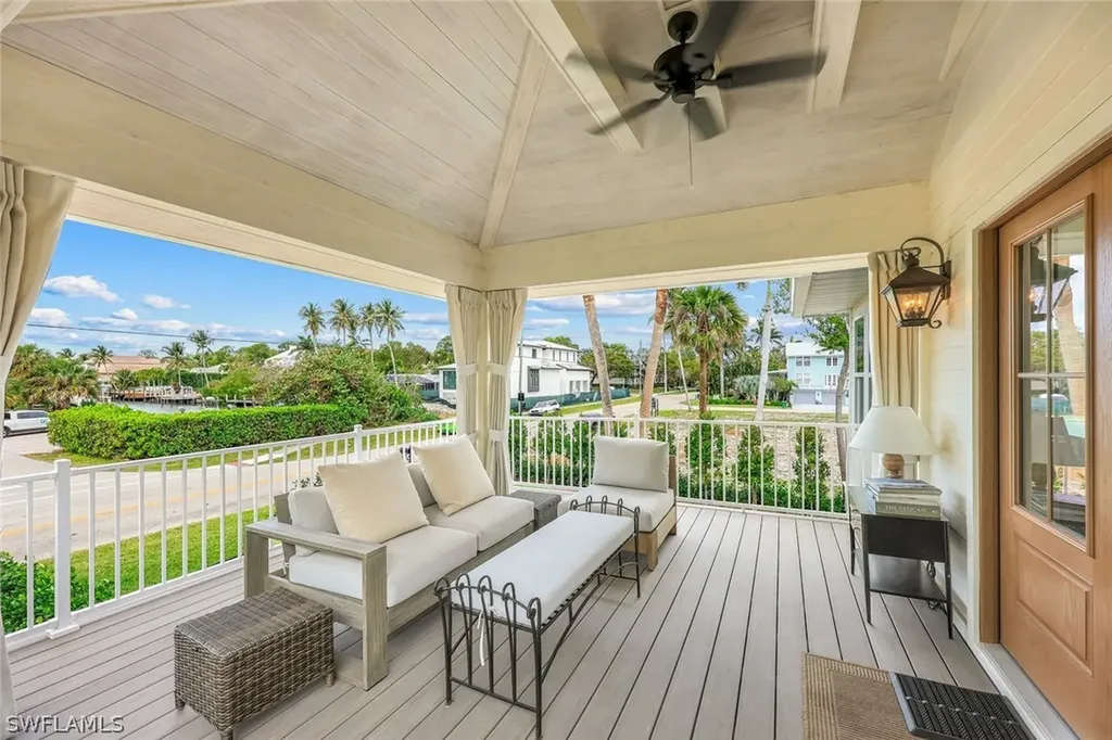 1437 Sandpiper Street Naples FL 34102