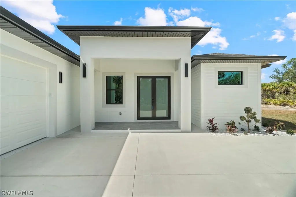 1745 Everglades Boulevard S Naples FL 34117