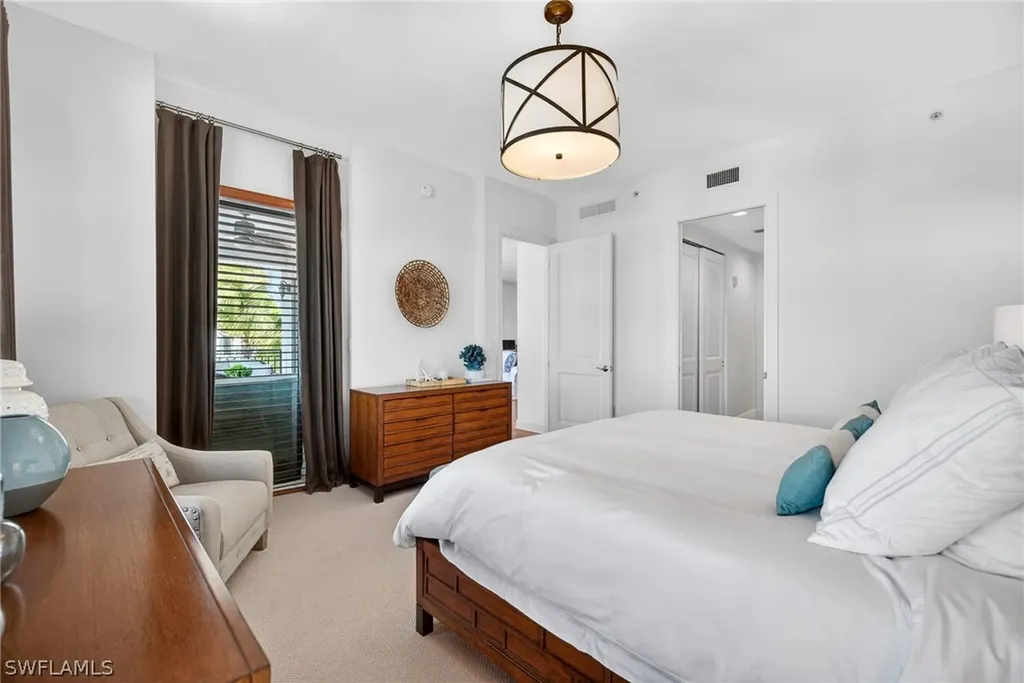 1540 5th Avenue S Naples FL 34102