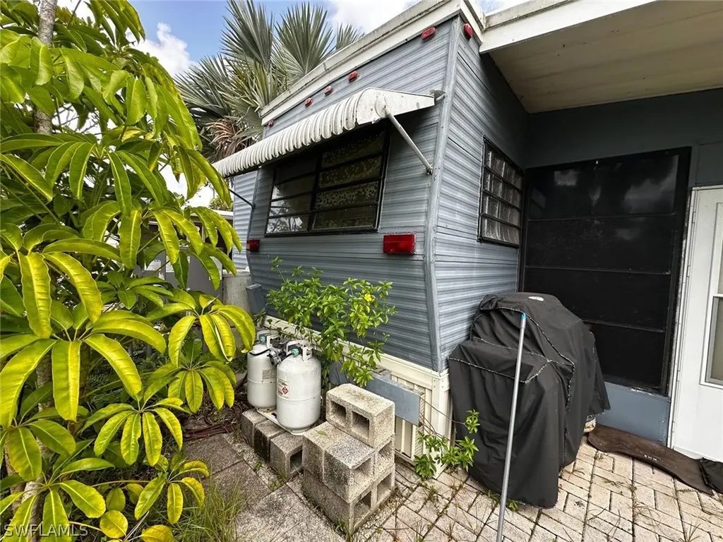 10843 Bonapartes Gull Estero FL 33928