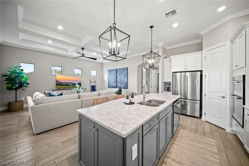 9681 Everglades Drive Naples FL 34120