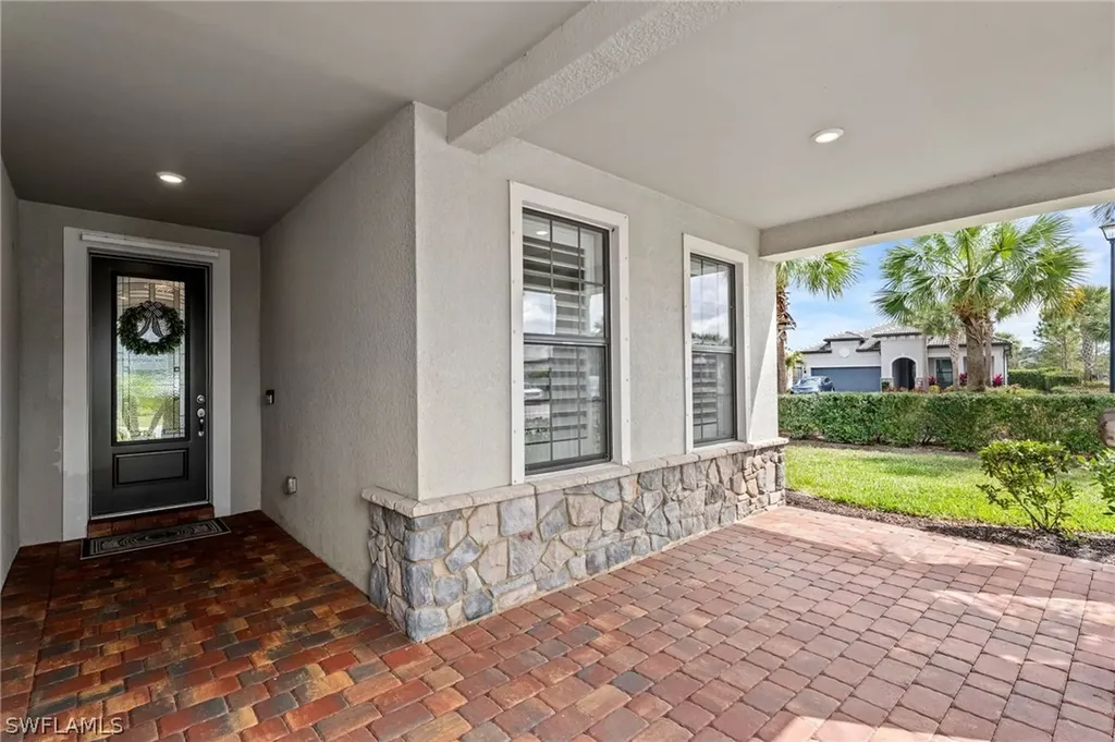 9681 Everglades Drive Naples FL 34120