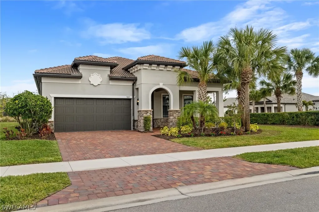 9681 Everglades Drive Naples FL 34120