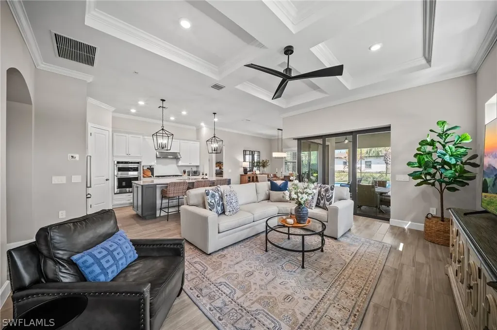 9681 Everglades Drive Naples FL 34120