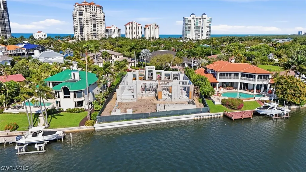 310 Pirates Bight Naples FL 34103