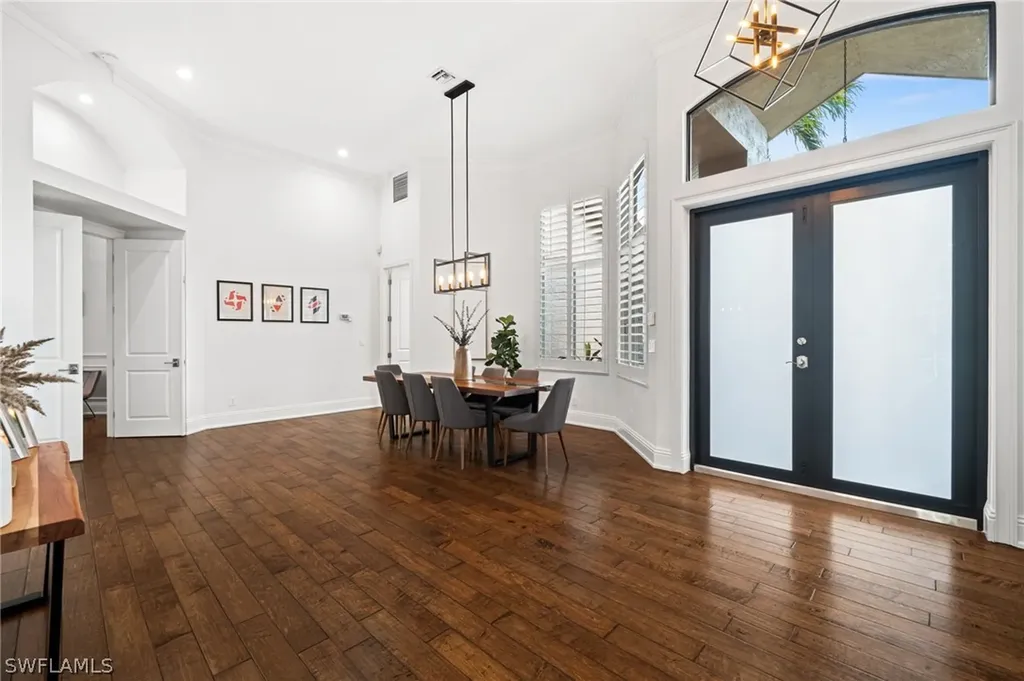 1905 Fairfax Circle Naples FL 34109