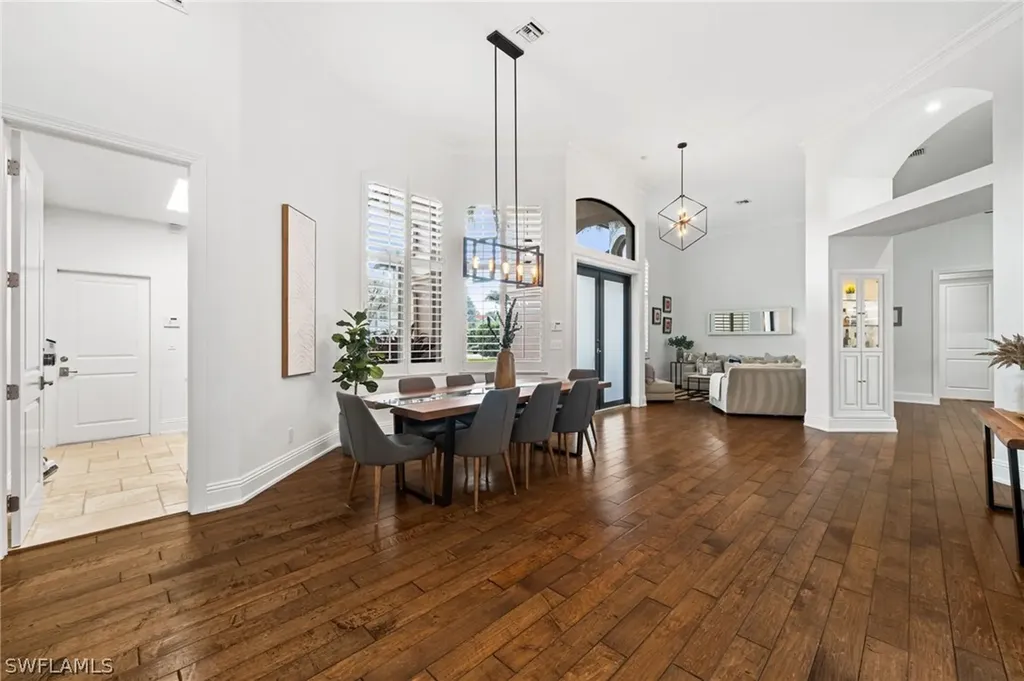 1905 Fairfax Circle Naples FL 34109