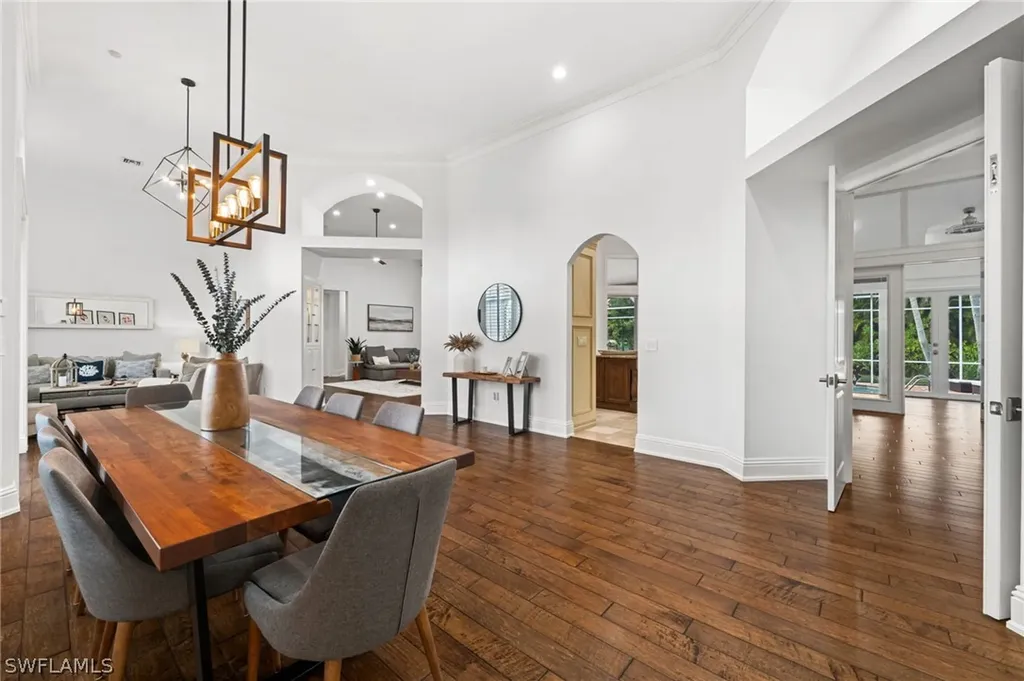 1905 Fairfax Circle Naples FL 34109