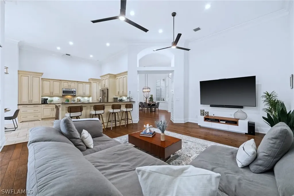 1905 Fairfax Circle Naples FL 34109