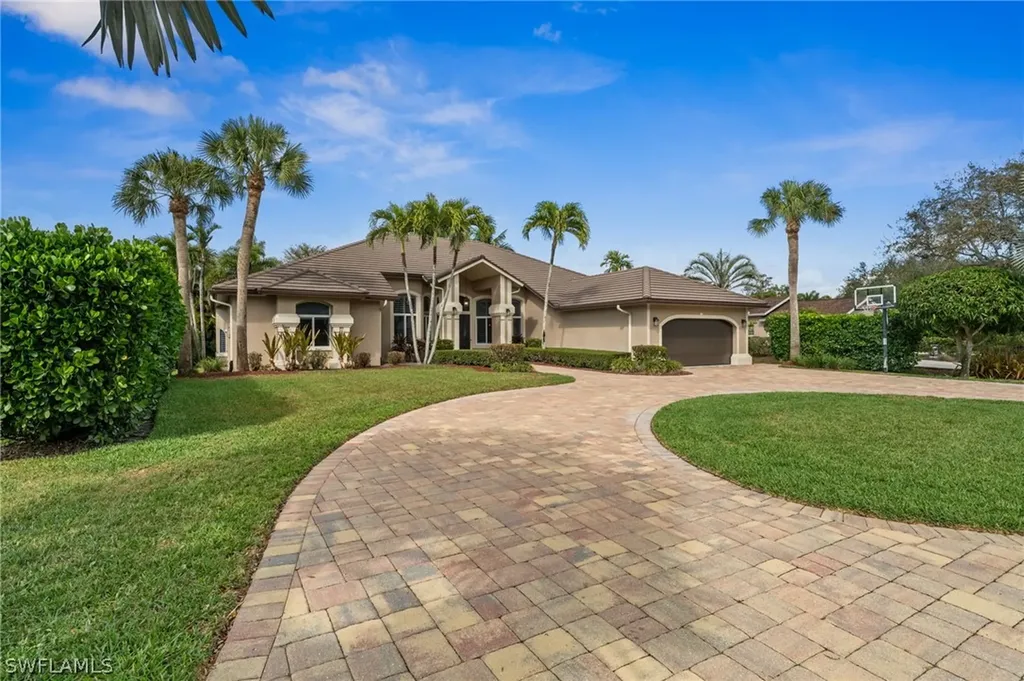 1905 Fairfax Circle Naples FL 34109