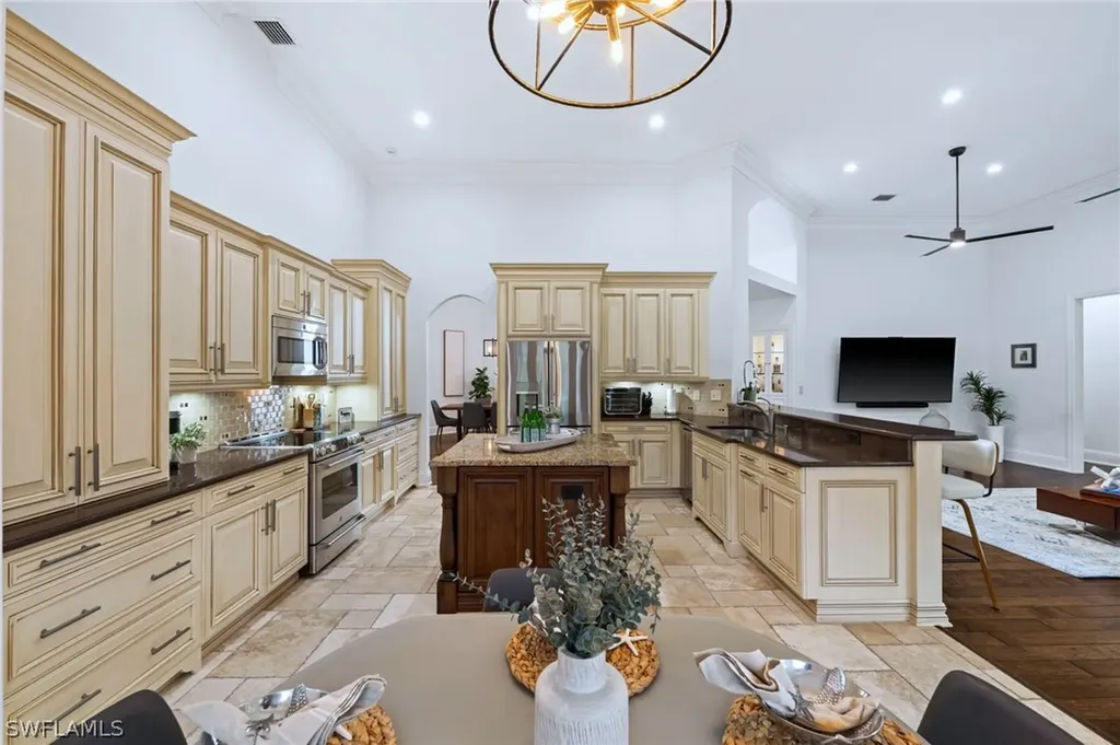 1905 Fairfax Circle Naples FL 34109