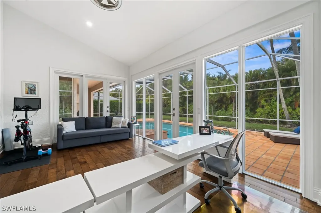 1905 Fairfax Circle Naples FL 34109