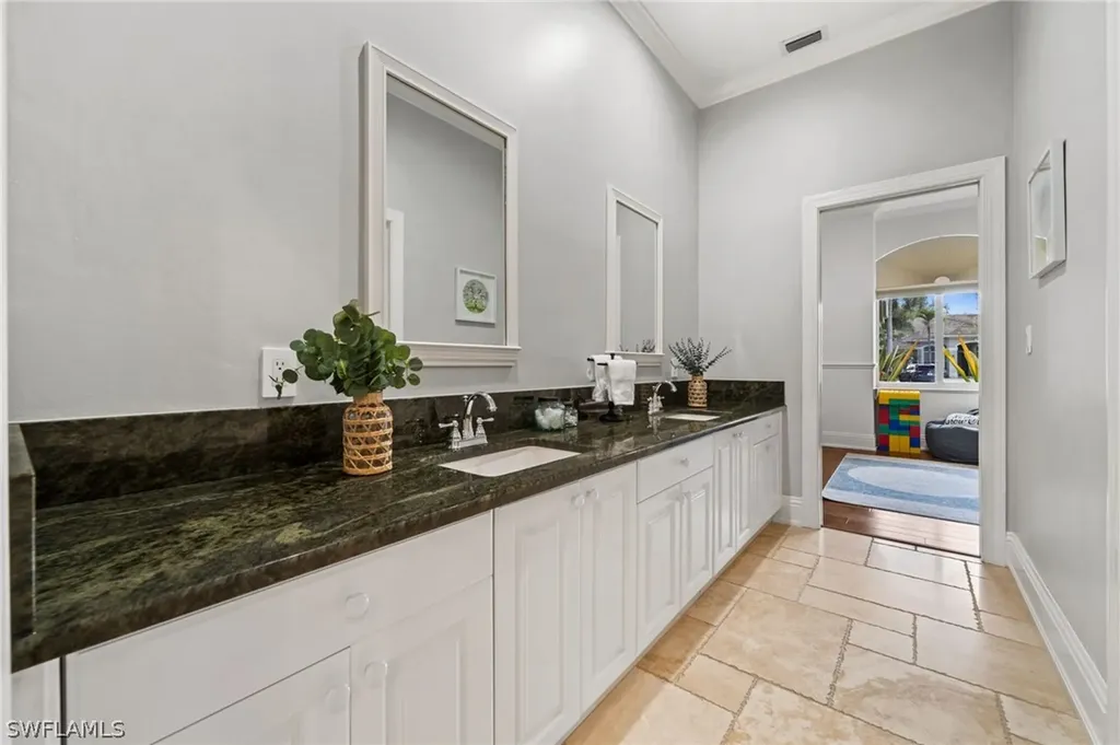 1905 Fairfax Circle Naples FL 34109
