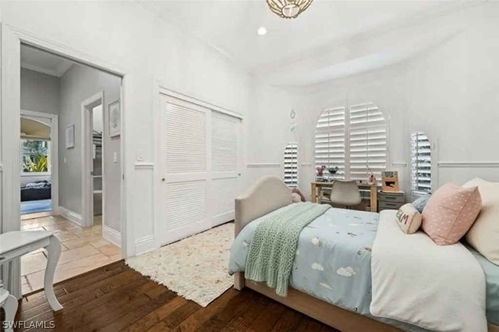 1905 Fairfax Circle Naples FL 34109