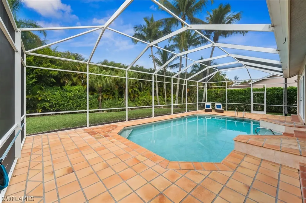 1905 Fairfax Circle Naples FL 34109