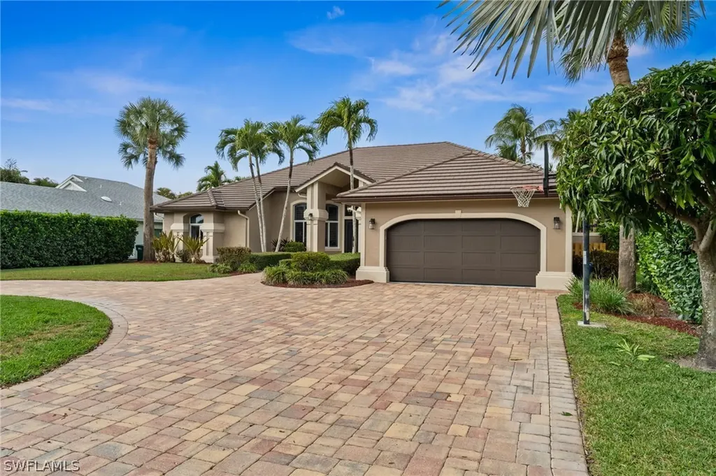 1905 Fairfax Circle Naples FL 34109
