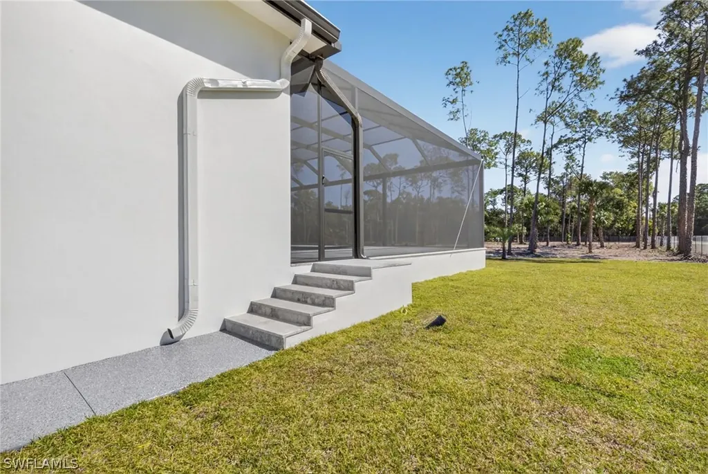 1886 39th Street SW Naples FL 34117