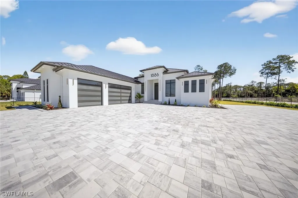 1886 39th Street SW Naples FL 34117